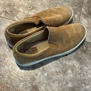 Ugg suede pull on loafers - EUC size 9
